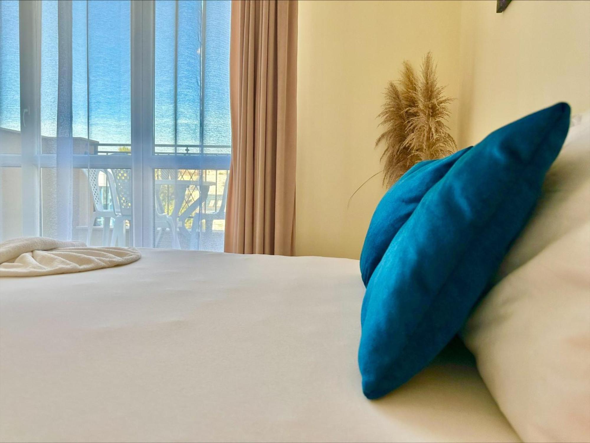 Ipanema Beach - Menada Apartments Sveti Vlas Quarto foto